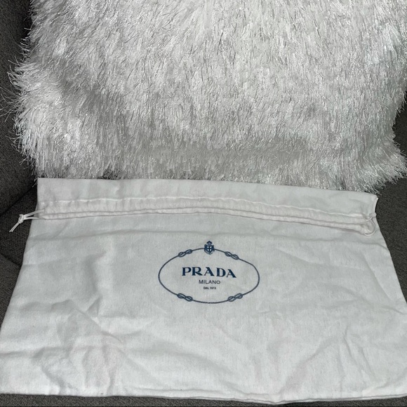 New Authentic Prada Logo Camera Bag Crossbody - Picture 14 of 14